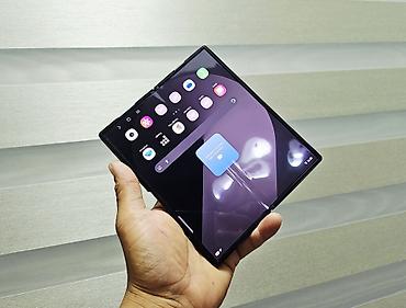samsung galaxy fold2: Samsung Galaxy Z Fold6, Б/у, 256 ГБ, цвет - Черный, 1 SIM, 2 SIM, eSIM — 6