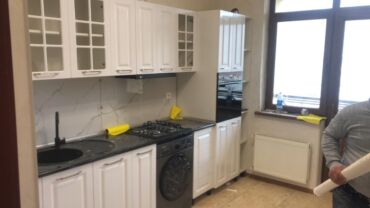 старую кухонную мебель: Metbex mebeli 4metr. Qiymet 1400azn. Moyka da uzerinde verilir. Unvan