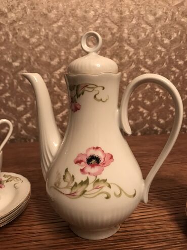 Наборы посуды: Продаю уникальный cервиз Grаf Vоn Неnnеberg Рorzеllаn, 1777 гoда at lalafo.kg — 8 Наборы посуды: Продаю уникальный cервиз Grаf Vоn Неnnеberg Рorzеllаn, 1777 гoда — 8