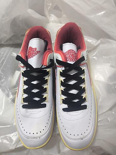 ağ krasofka: Nike Air Jordan 2 Low –SP ağ/qırmızı/sarı rəng palitrası - Model: Air — 1