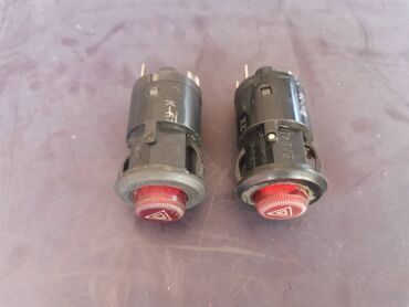 Auto delovi: Prekidač sva četri žmigavca Lada 2105,2107 Riva, Lada 2104 Karavan — 2