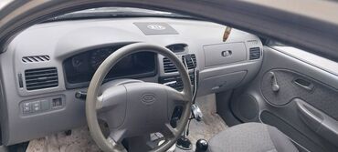Kia: Kia Rio: 1.4 l | 2004 il Universal — 2