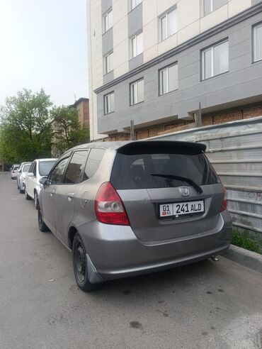 продаю машины: Honda Fit: 2003 г., 1.3 л, Вариатор, Бензин, Седан
