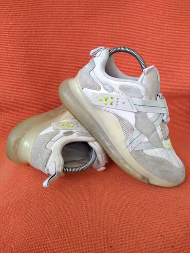 Women's Sneakers and athletic shoes: Nike, 41 — 1