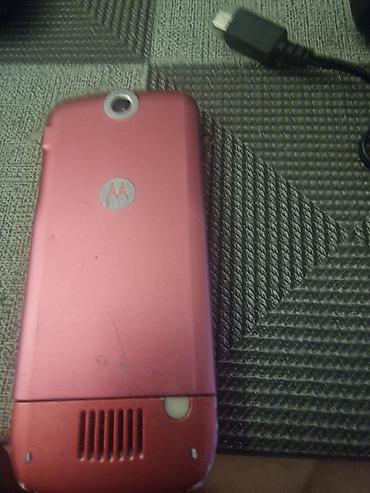 Техника и электроника: Motorola < 2 ГБ, цвет - Красный, Кнопочный — 2