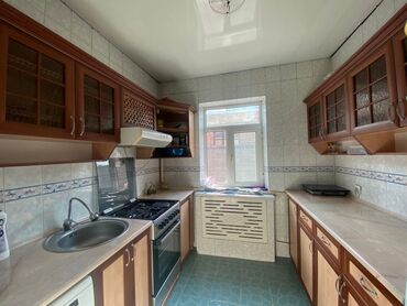 бараны в кара балте: Продаю кухонный гарнитур. Находимся Военно Антоновка прошу 30000сом