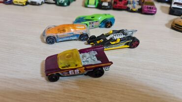 Oyuncaqlar: Hot Wheels mashonkalar satilir, hamisi originaldi. Biri 4 manatdir — 6