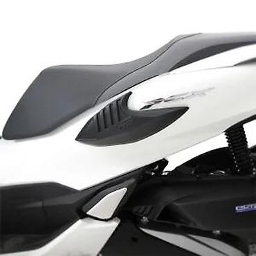 set za hromiranje: Bočne gumene zaštite/čepovi za oslanjanje kolena – Honda PCX - Set od — 8