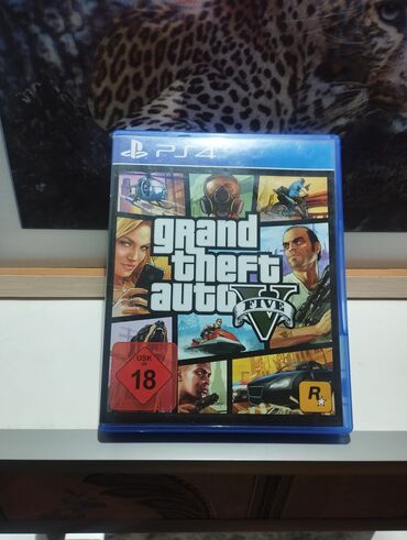 сколька стоит плейстейшен 4: PlayStation 4 üçün Grand Theft Auto V oyunu. Bu, açıq dünya