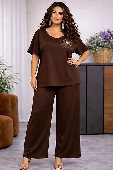 Kompleti: Dvodijelni ženski komplet – plus size - Gornji dio: bluzica sa — 1