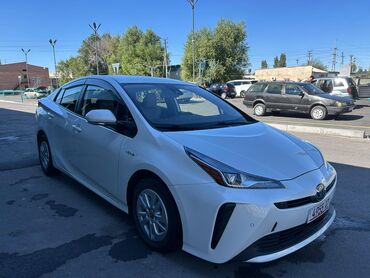 Toyota: Toyota Prius: 2020 г., 1.8 л, Автомат, Гибрид, Седан