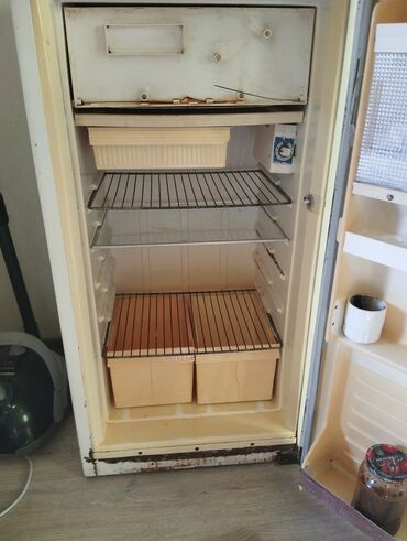 термо холодильник: Холодильник Б/у, Двухкамерный, De frost (капельный), 60 * 1 * 60