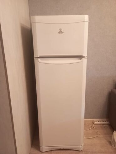 купить холодильник бу на авито: Холодильник Indesit, Б/у, Двухкамерный, 60 * 165 *