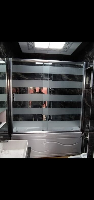 Duş kabinaları, arakəsmələr: Yeni Arakəsmə, Künc üçün, Pulsuz çatdırılma — 11