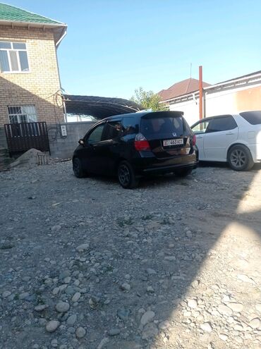 лизинг машина бишкек: Honda Fit: 2004 г., 1.5 л, Вариатор, Бензин, Хетчбек