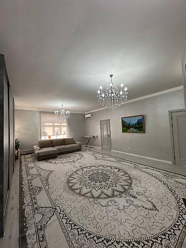 Продажа коттеджей и домов: 5 комнат, 200 м², 4 соток, Бишкек, Ак-Ордо 2 ж/м Собственник — 12
