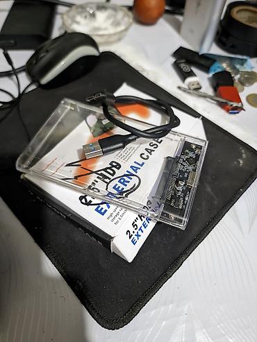 Прозрачный корпус для 2.5" HDD/SSD + кабель можно подключить любой