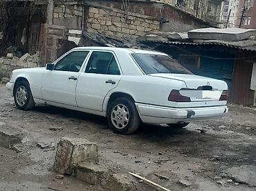 mersedes saat: Mercedes-Benz 250: 2.5 l | 1995 il Sedan — 6