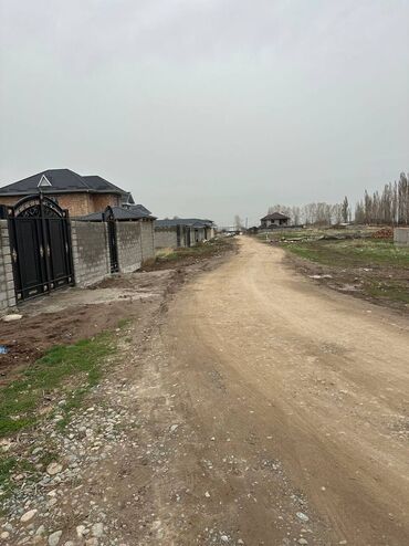 продается орошаемая земля в жайылско районе алтыр будёновка 5 40 гектар цена договорная с довой проблем нету оформление сразу: 5 соток, Для строительства, Красная книга