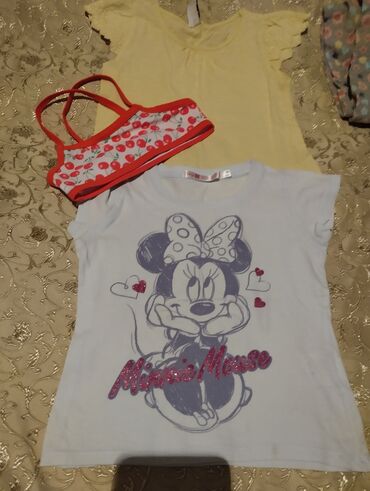 Ziyafət donları: Məhsul paketi: ayaqqabı və geyim 1) Qırmızı idman ayaqqabıları - — 18