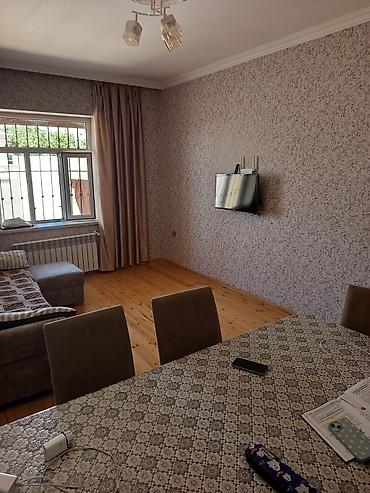 Həyət evləri və villaların satışı: Satılır: həyət evi - Tam daş hasarla əhatələnmiş həyət, ikiqat — 5