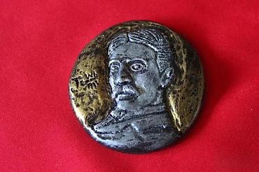 Značke, ordenje i medalje: GIPSANI MAGNET ZA FRIŽIDER TESLA RUČNI RAD | Magnet za frižider od — 2