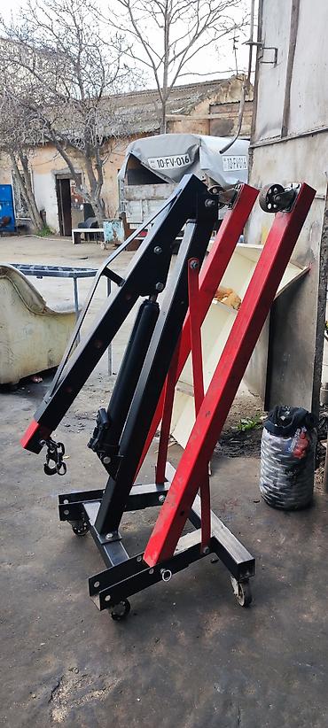Alətlər: Hidravlik mühərrik qaldıranı (engine crane) - Daşıma qabiliyyəti: 0.5 — 3