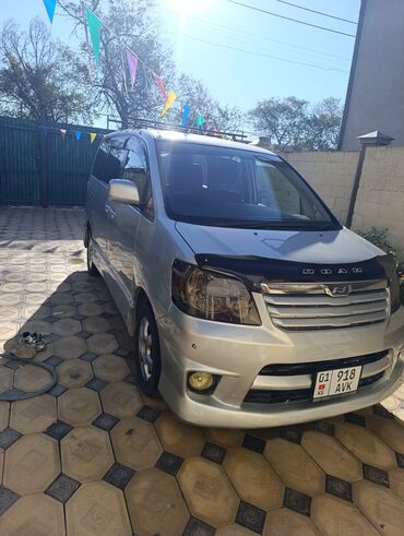 бмв х5 запчасти: Toyota Noah: 2004 г., Автомат, Минивэн