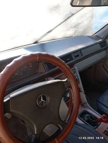 Mercedes-Benz: Mercedes-Benz W124: 1991 г., 2 л, Механика, Бензин, Седан