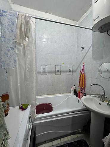 Квартиры: 5 комнат, 62 м², 105 серия, 4 этаж, Косметический ремонт — 6