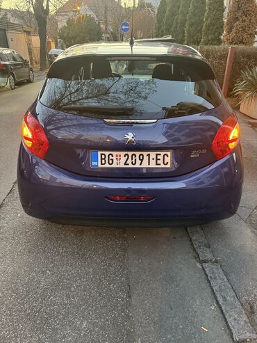 hitna prodaja golf 2: Peugeot 208: 1.6 l | 2012 г. 199571 km. Hečbek