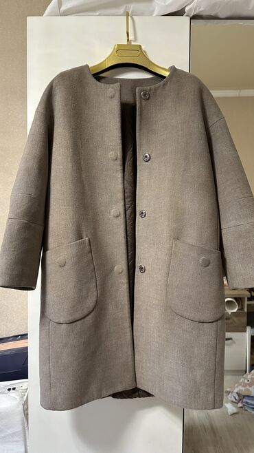 Женская одежда: Итальянское пальто Б/У в хорошем состоянии Размер 44 Брали за 16500