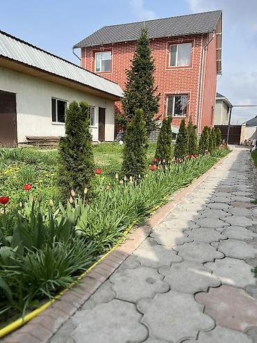 Үйлөрдү сатуу: 5 бөлмө, 198 м², 5 соток, Ала-Тоо, Менчик ээси — 2