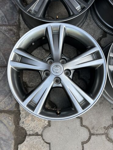 Диски: Литые Диски R 18 Lexus, Комплект, отверстий - 5, Б/у — 4