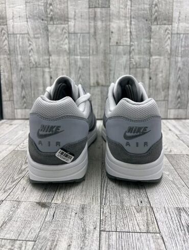 гуччи кеды оригинал: Эркектердин кроссовкасы, 42.5, Nike, Жаңы, түсү - Боз, Өзү алып кетүү