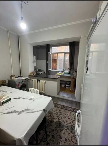 возле дороги: 1 комната, 41 м², 106 серия, 2 этаж, Косметический ремонт