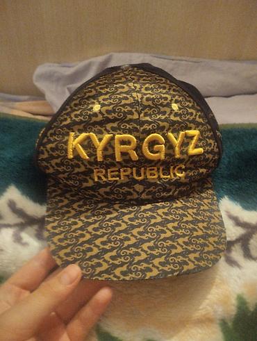 курт оптом: Бейсболка «KYRGYZ REPUBLIC» с вышивкой. - Цвет: золотисто‑чёрный. - — 1