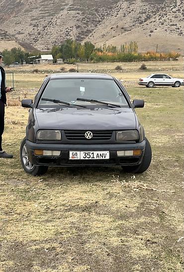 Volkswagen Vento: 1992 г., 1.8 л, Механика, Бензин, Седан — 1