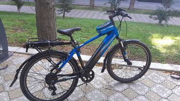 28 velosiped satisi: İşlənmiş Elektrik velosipedi 26", sürətlərin sayı: 7, 250 Vt, Ünvandan götürmə, Pulsuz çatdırılma