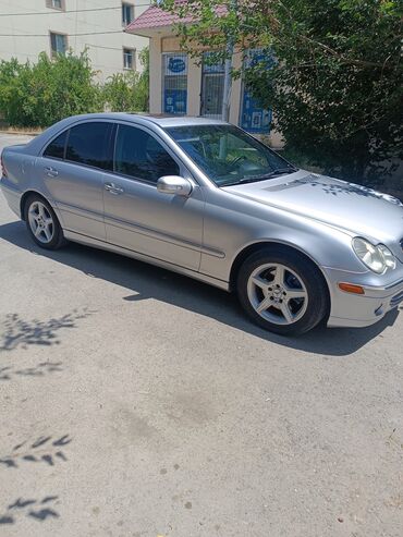 Mercedes-Benz: Mercedes-Benz C 240: 2.4 l | 2005 il Sedan — 5