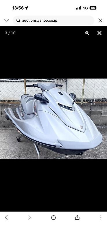 водный катер: Гидроцикл Yamaha WaveRunner (серебристый) - Тип: трехместный — 2
