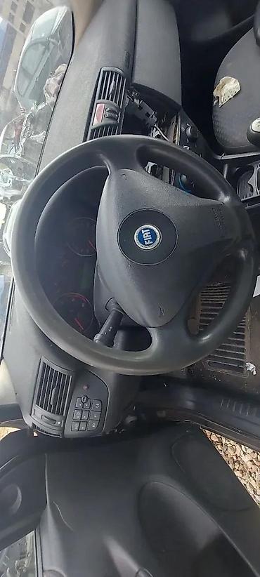 cerade za auto: FIAT STILO VOLAN | Volan za stila dobro stanje — 4
