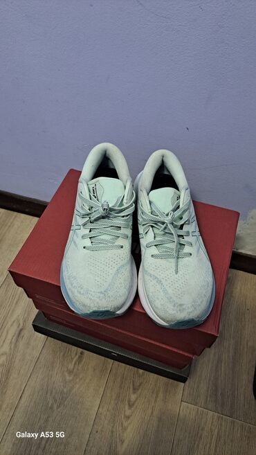 женские рубашки и блузки: Кроссовки, 40, Asics, Б/у