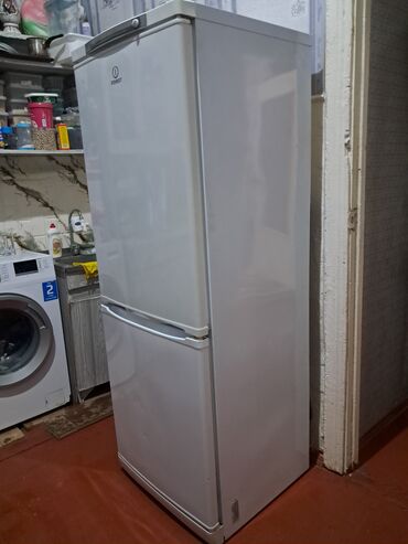 тап аз холодильники: 2 qapılı Indesit Soyuducu Satılır, rəng - Ağ