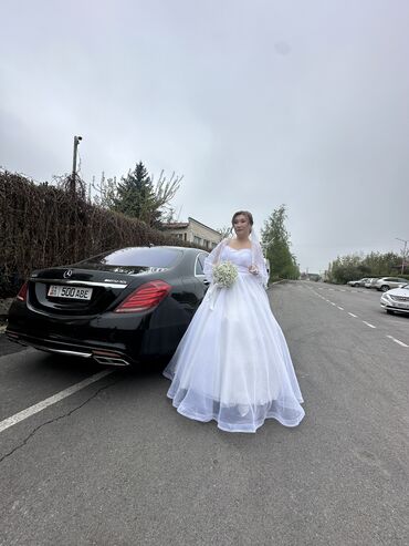 белый платье: Сдаю свадебное платье на прокат В комплекте гребешок ручной работы и