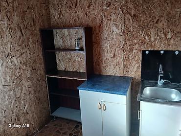 барачный дом: Сдаётся небольшое помещение с отдельным входом под проживание или — 4