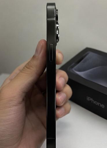 iphone 2 sim: IPhone 15 Pro Max, Б/у, 256 ГБ, Black Titanium, Зарядное устройство, Защитное стекло, Чехол, 100 % — 6