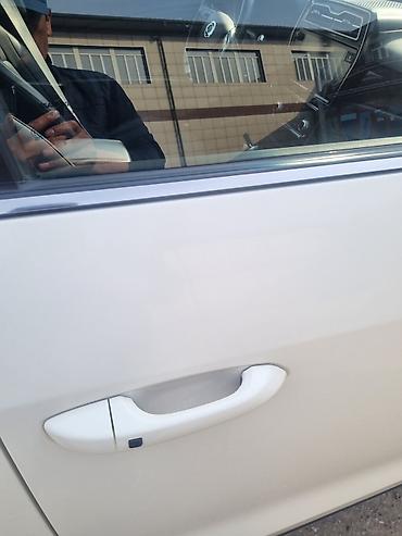 Другие автомобили: Компактный кроссовер в белом цвете. Кузов и экстерьер: - Светодиодные — 5