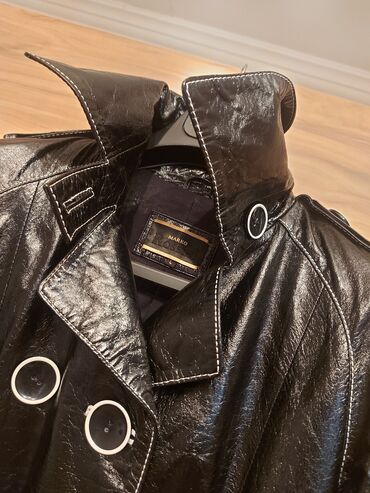 Plaşlar: L razmer. 110 sm uzunluq .baha alinib .1-2 defe geynilib. cox — 4