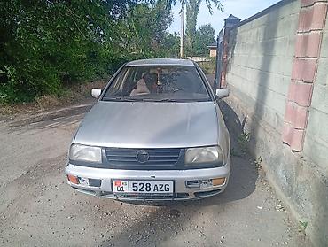 машине вента: Volkswagen Vento: 1993 г., 1.8 л, Механика, Бензин, Седан — 1